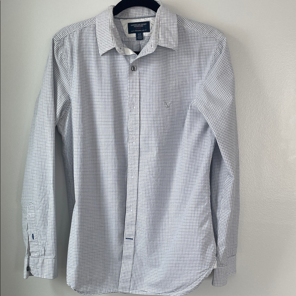 American Eagle Men's White and Blue Checkered Shirt